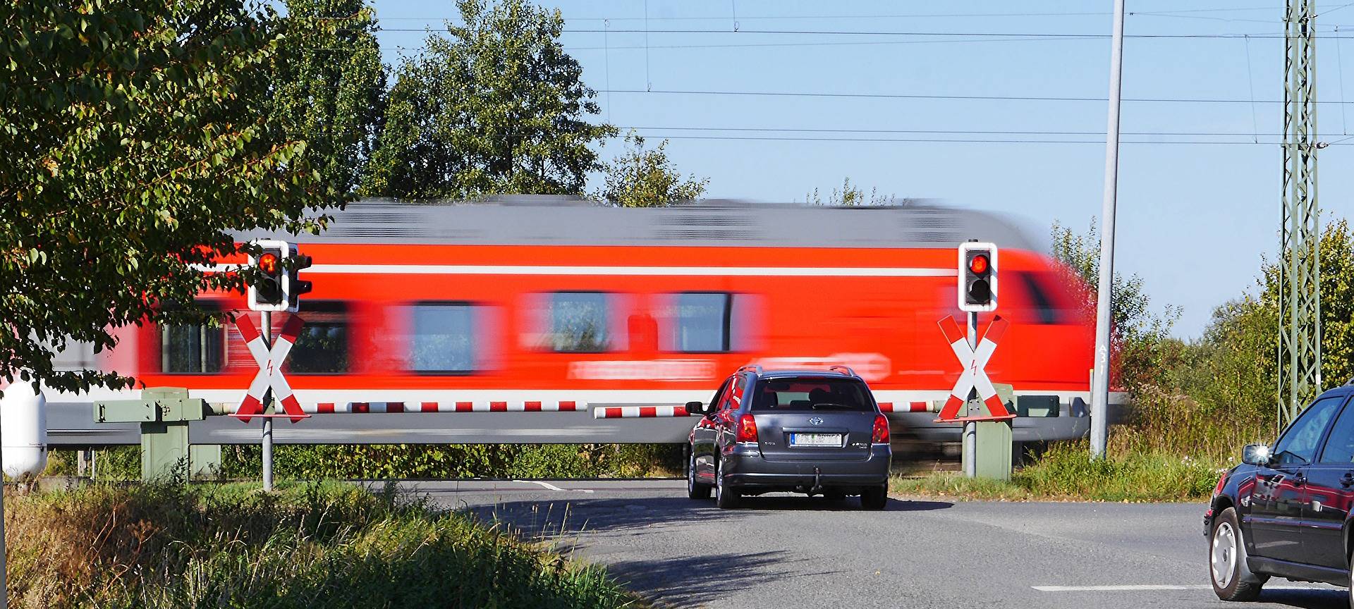 APPELHÜLSEN: Bahnübergang gesperrt - warum?