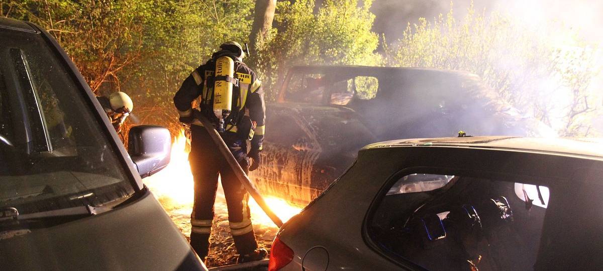 SCHAPDETTEN: Autobrände in der Nacht
