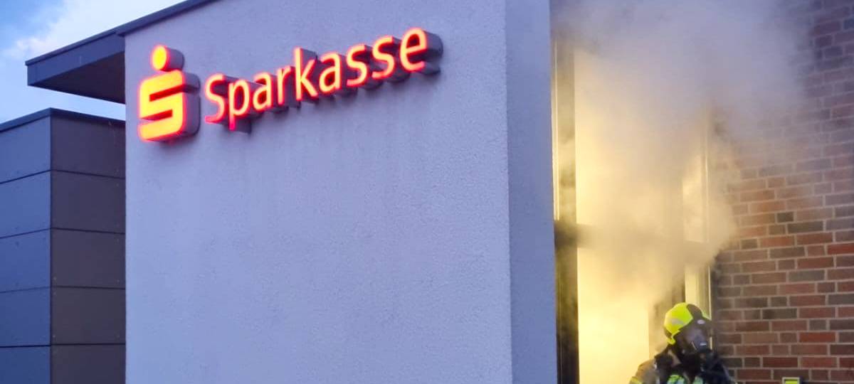 COESFELD: Sparkassenautomat gesprengt?