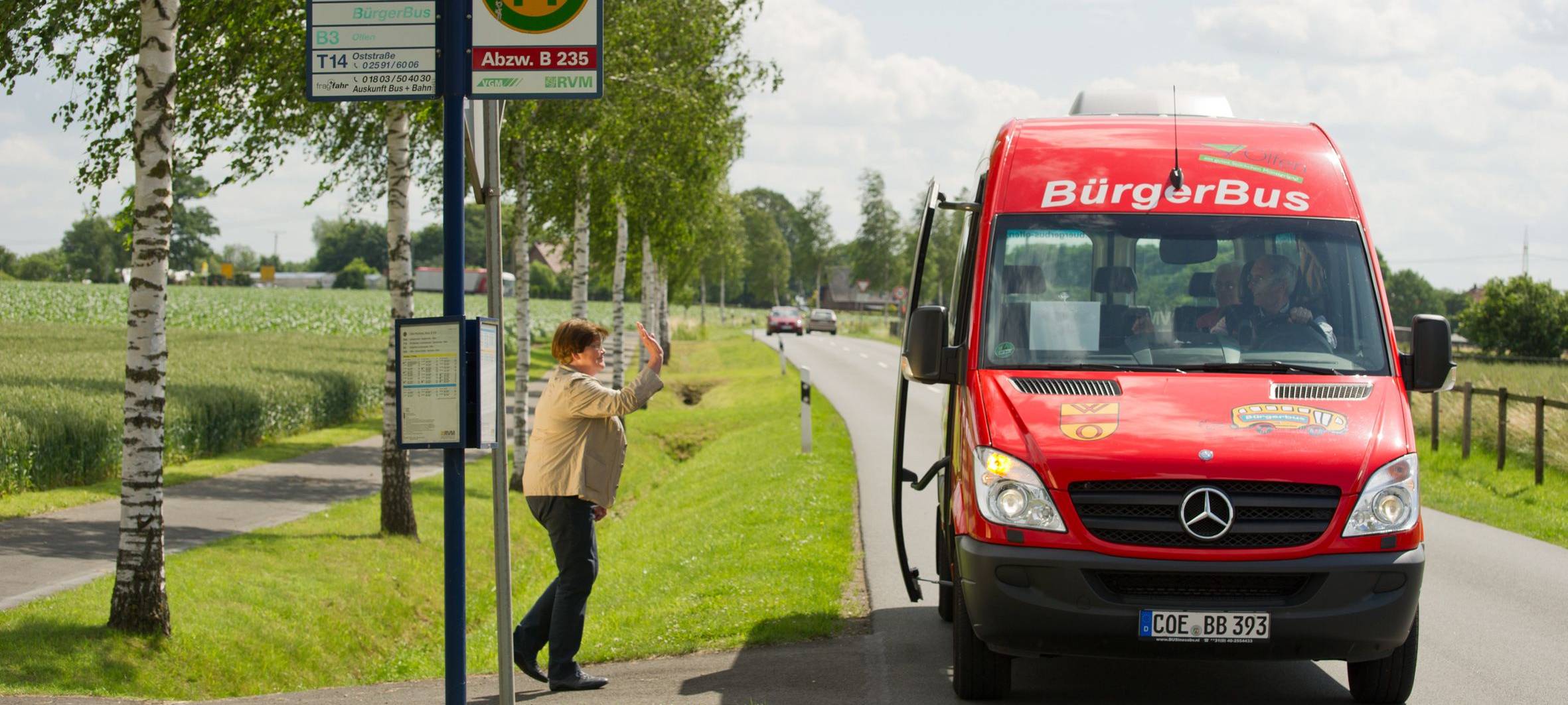 Olfen weiht neuen Bürgerbus ein
