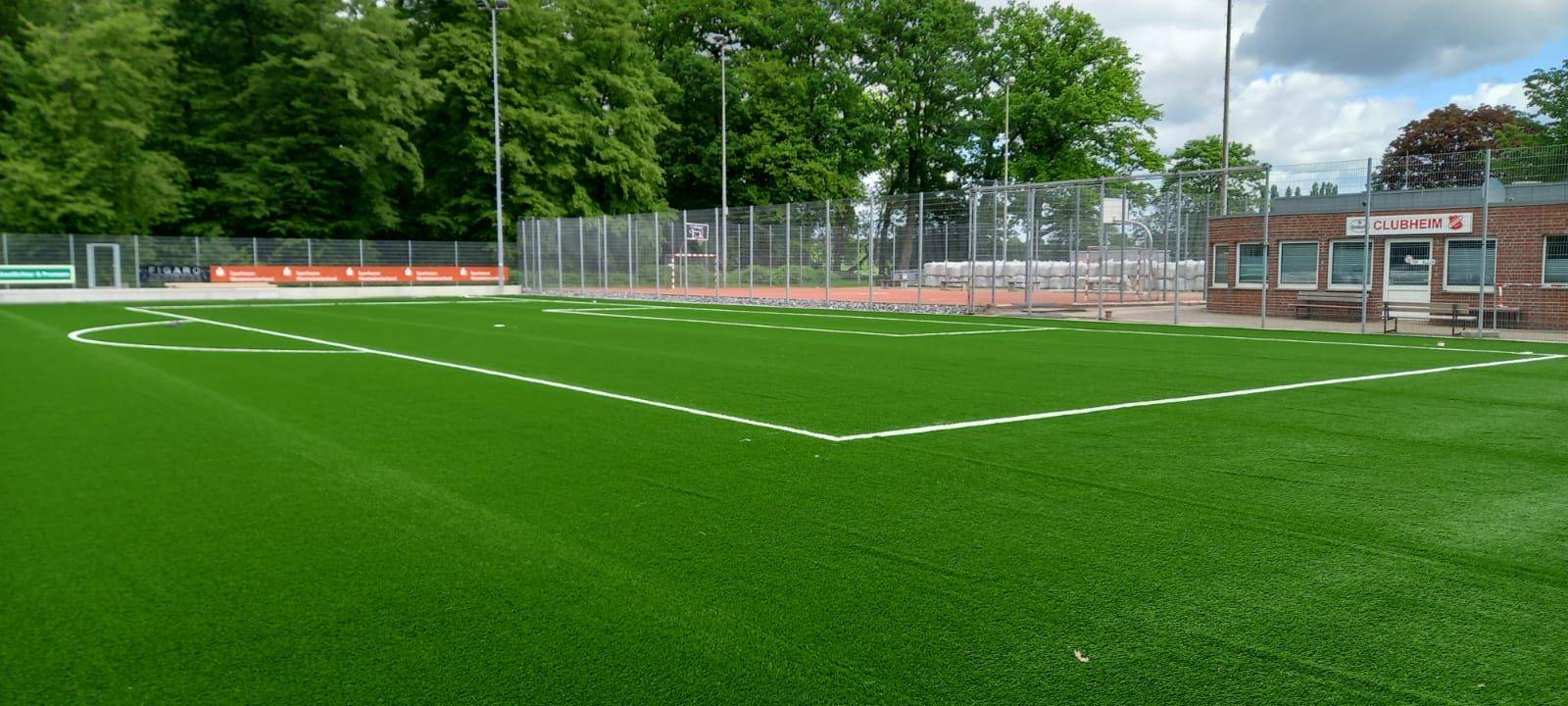 HIDDINGSEL: Neuer Kunstrasen fast fertig