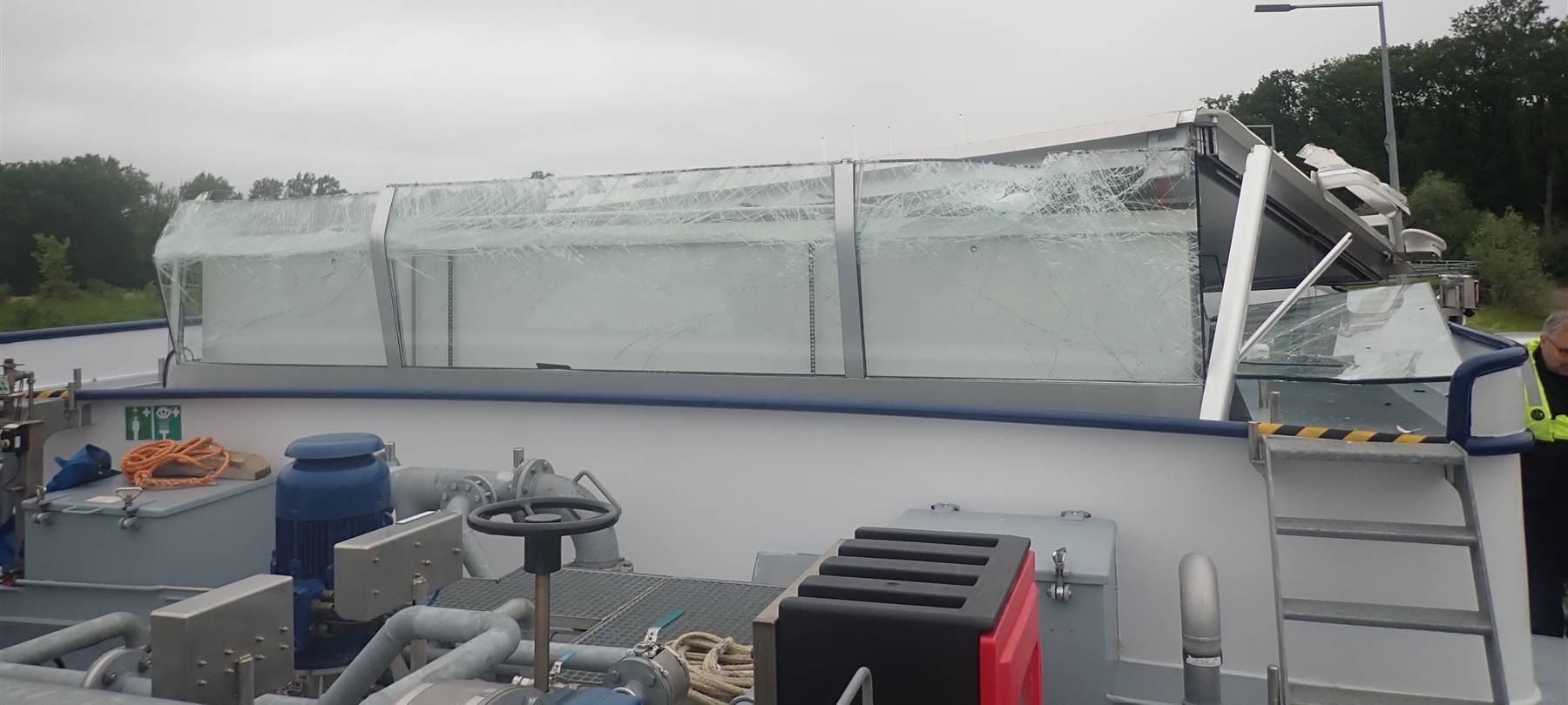 LÜDINGHAUSEN: Schiff prallt gegen Brücke