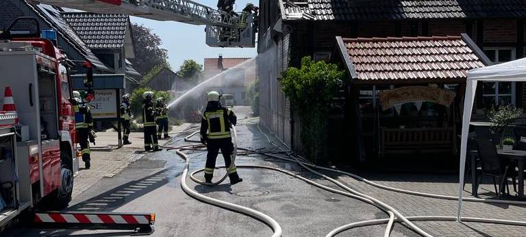 NOTTULN: Dachstuhlbrand in der Hagenstraße