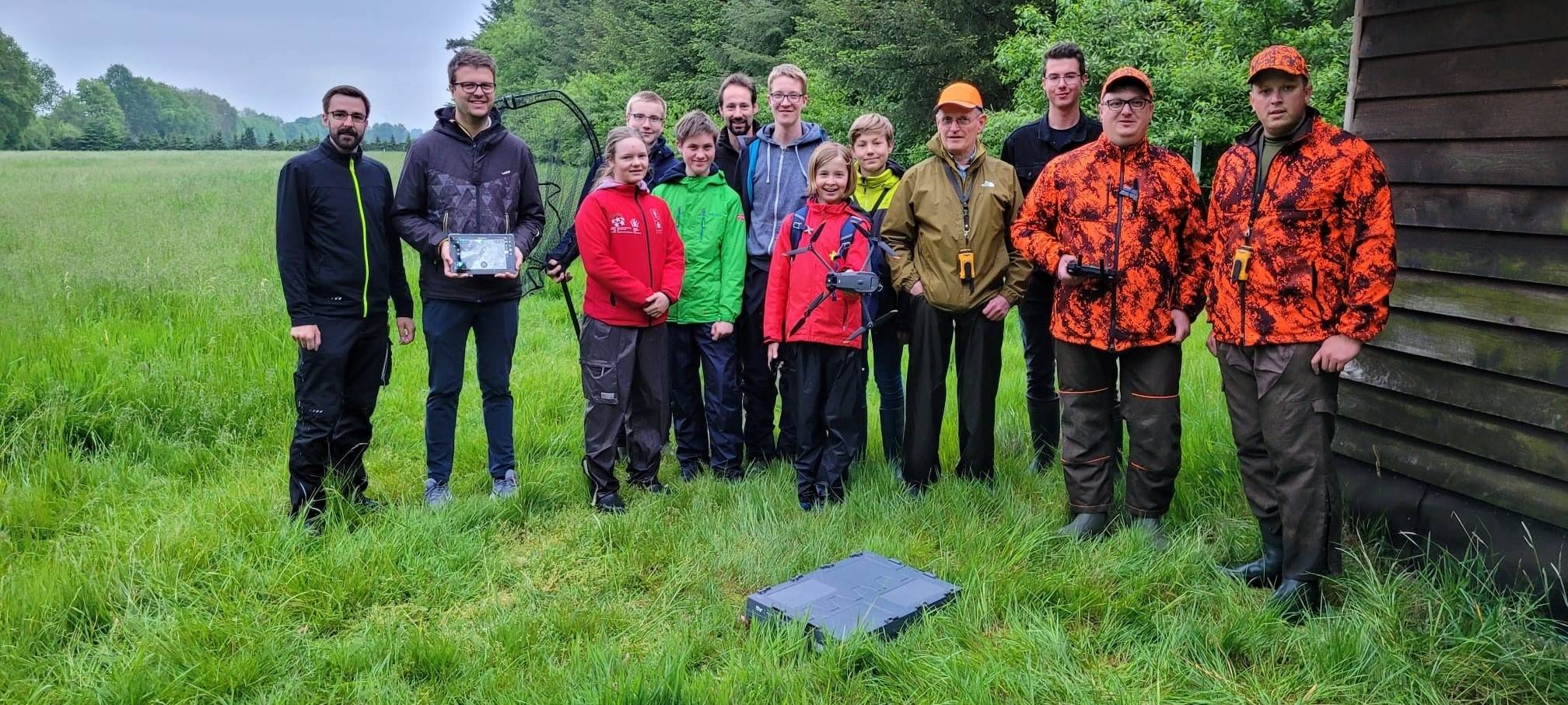 COESFELD: Von Schülern gebaute Drohne rettet Rehkitze