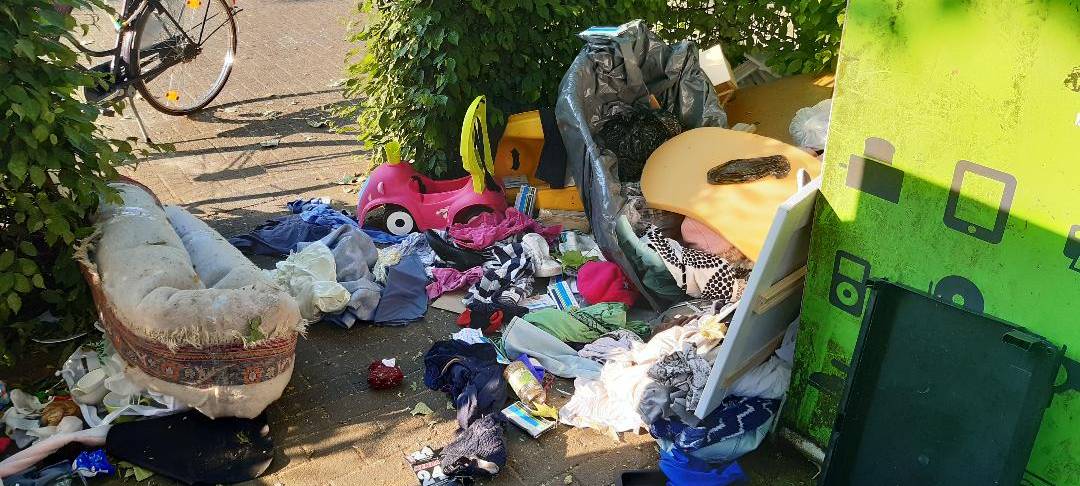 COESFELD: Ärger über zugemüllten Container-Standort