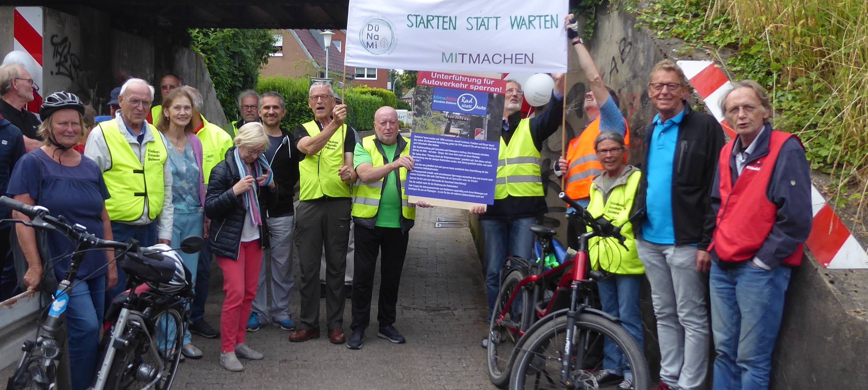 DÜLMEN: Anstoßen auf Fahrradstraße