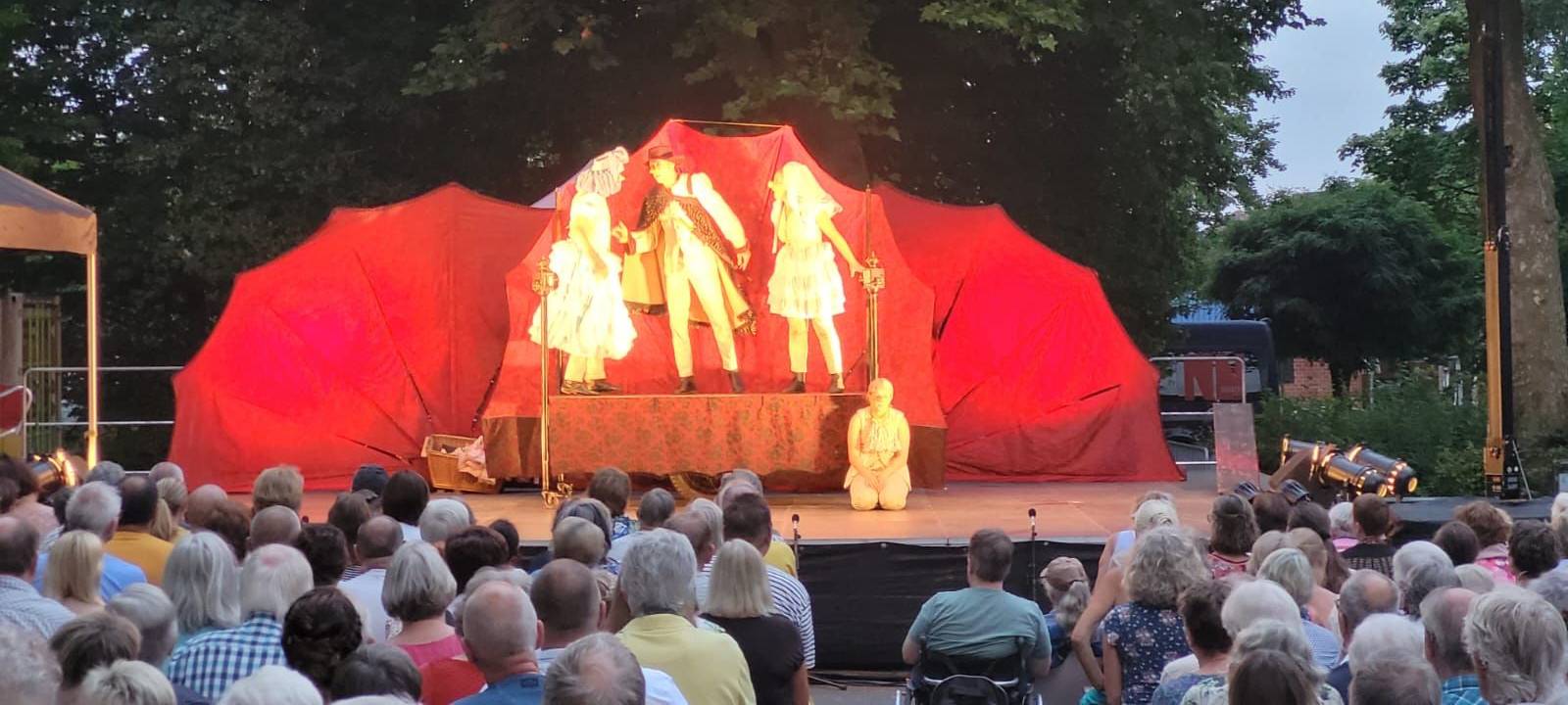 DÜLMEN: Besucherrekord beim Straßentheater