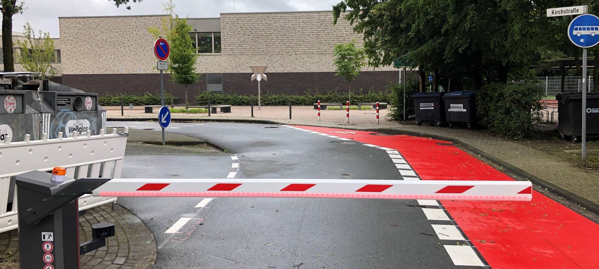 OLFEN: Schranke an der Wieschhofschule