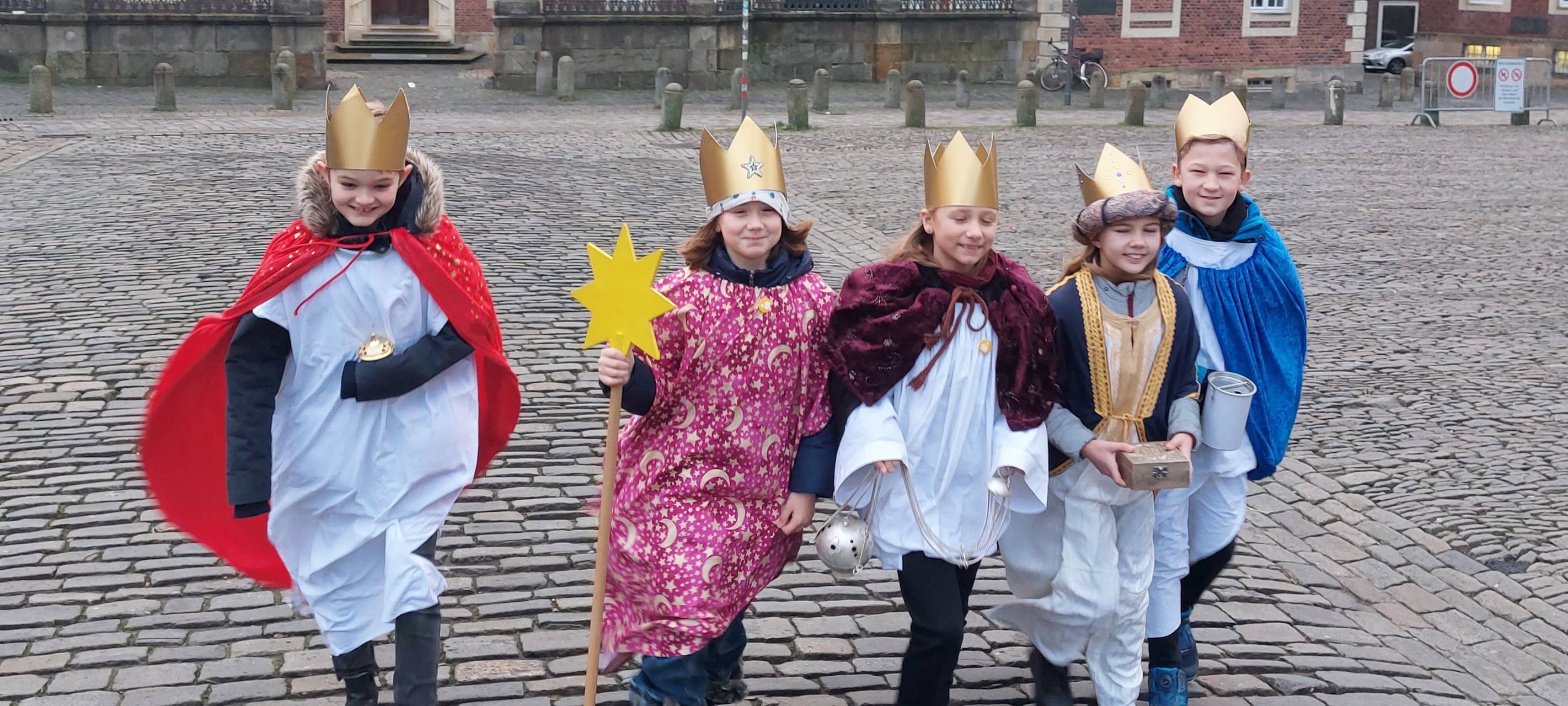 KREIS: Sternsinger unterwegs