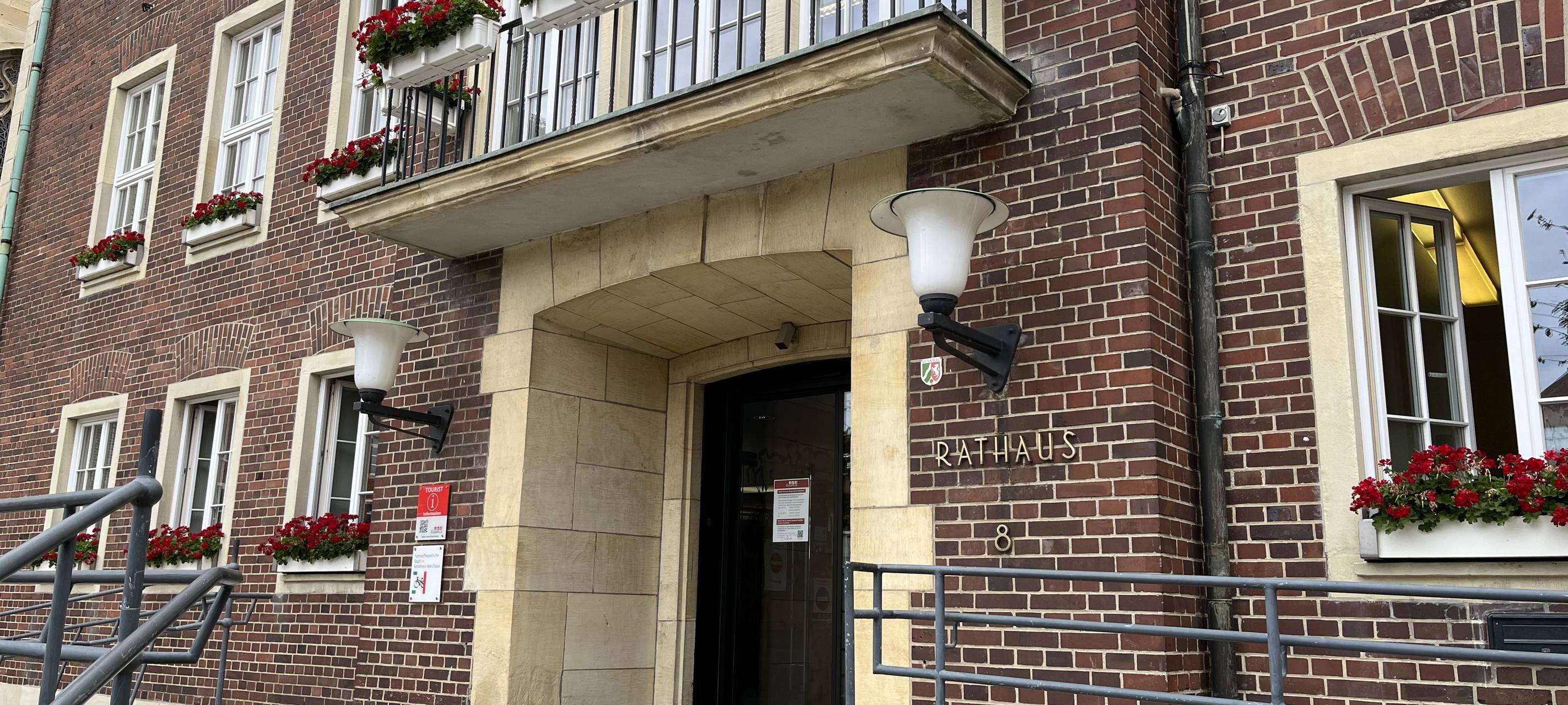 COESFELD: Arbeiten am Rathaus-Haupteingang