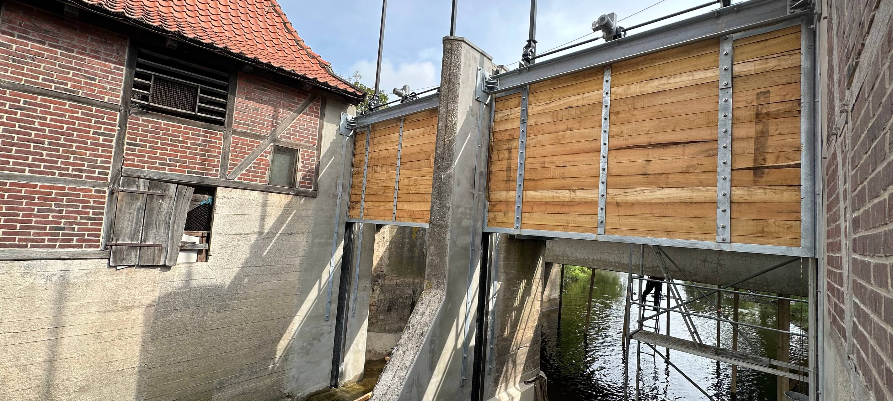OLFEN: Endspurt an Stauanlage