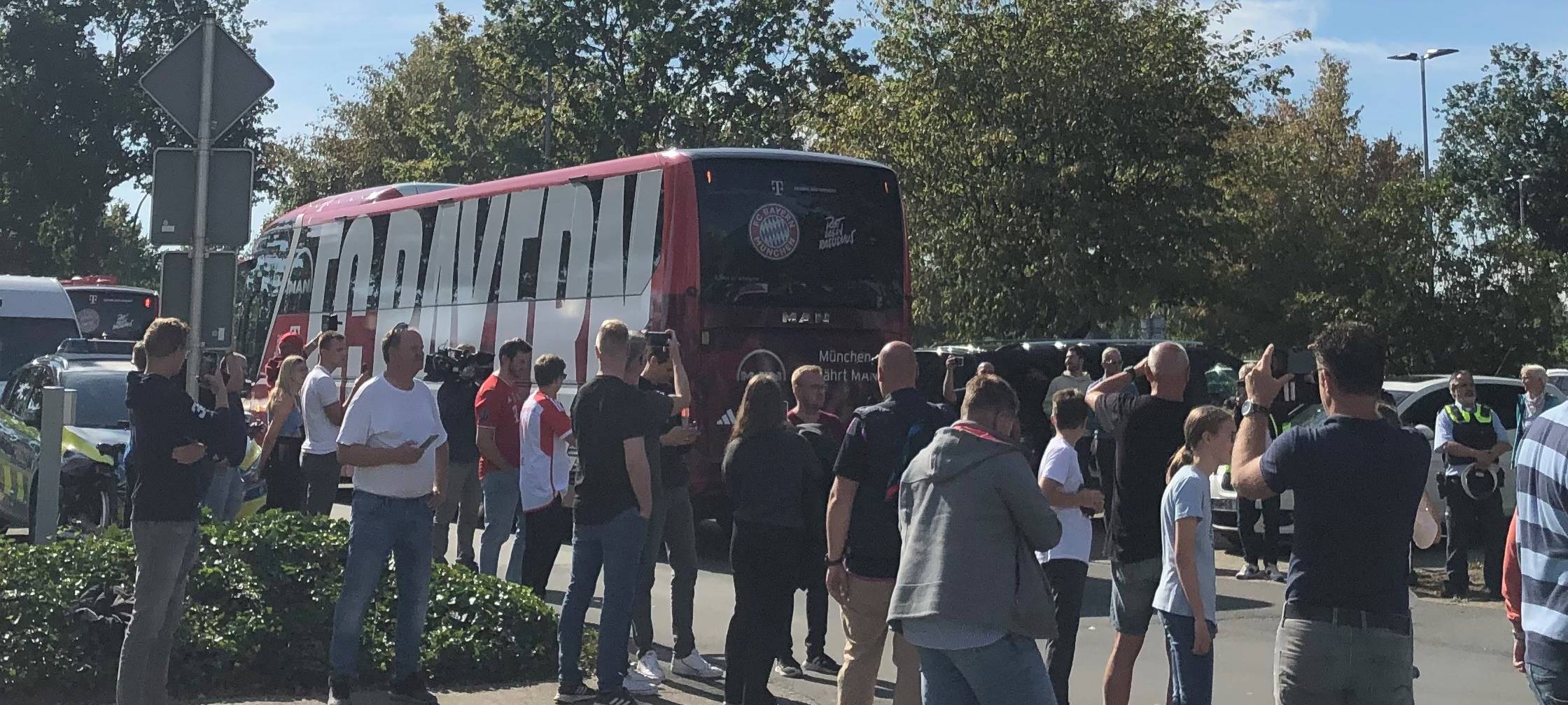 MÜNSTER: Bayern München-Team angekommen