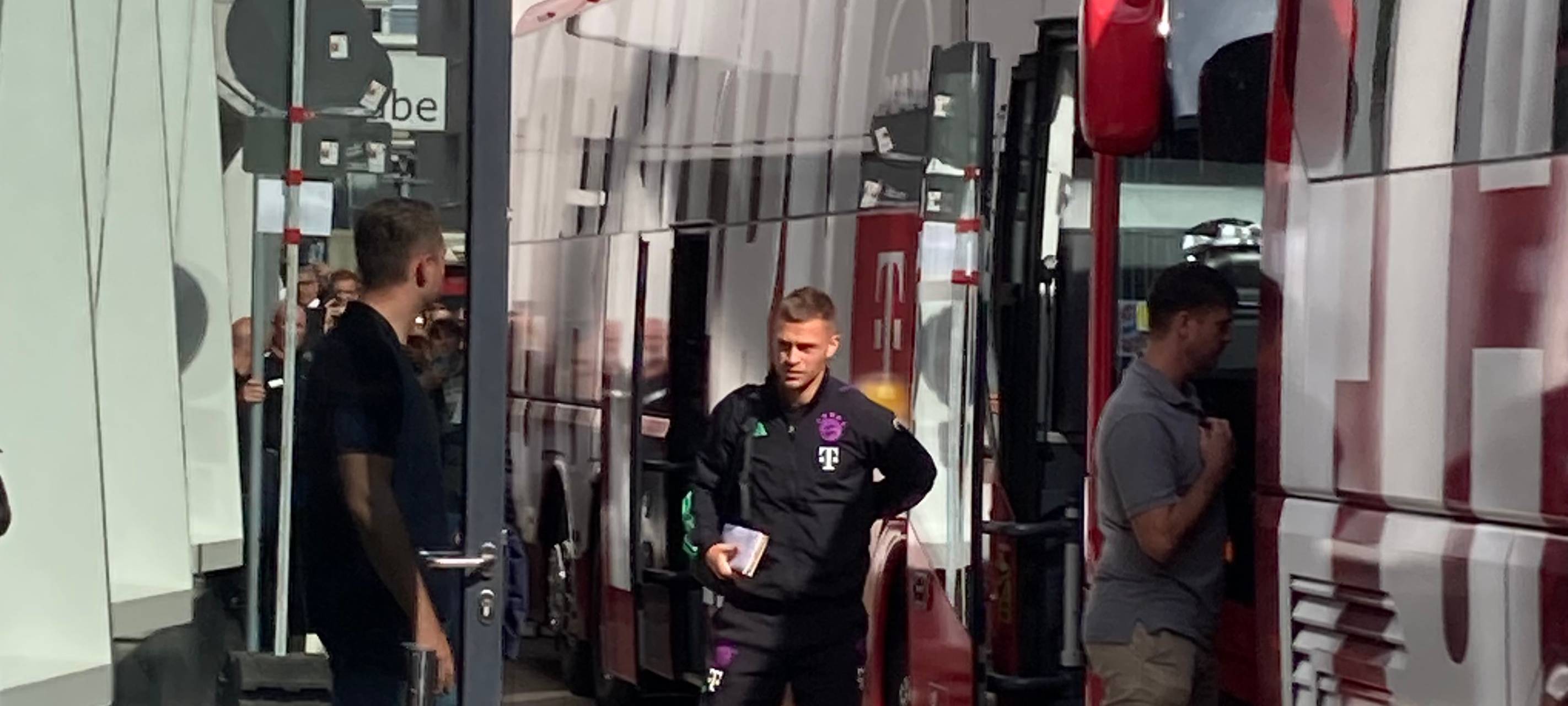 MÜNSTER: Bayern München-Team angekommen