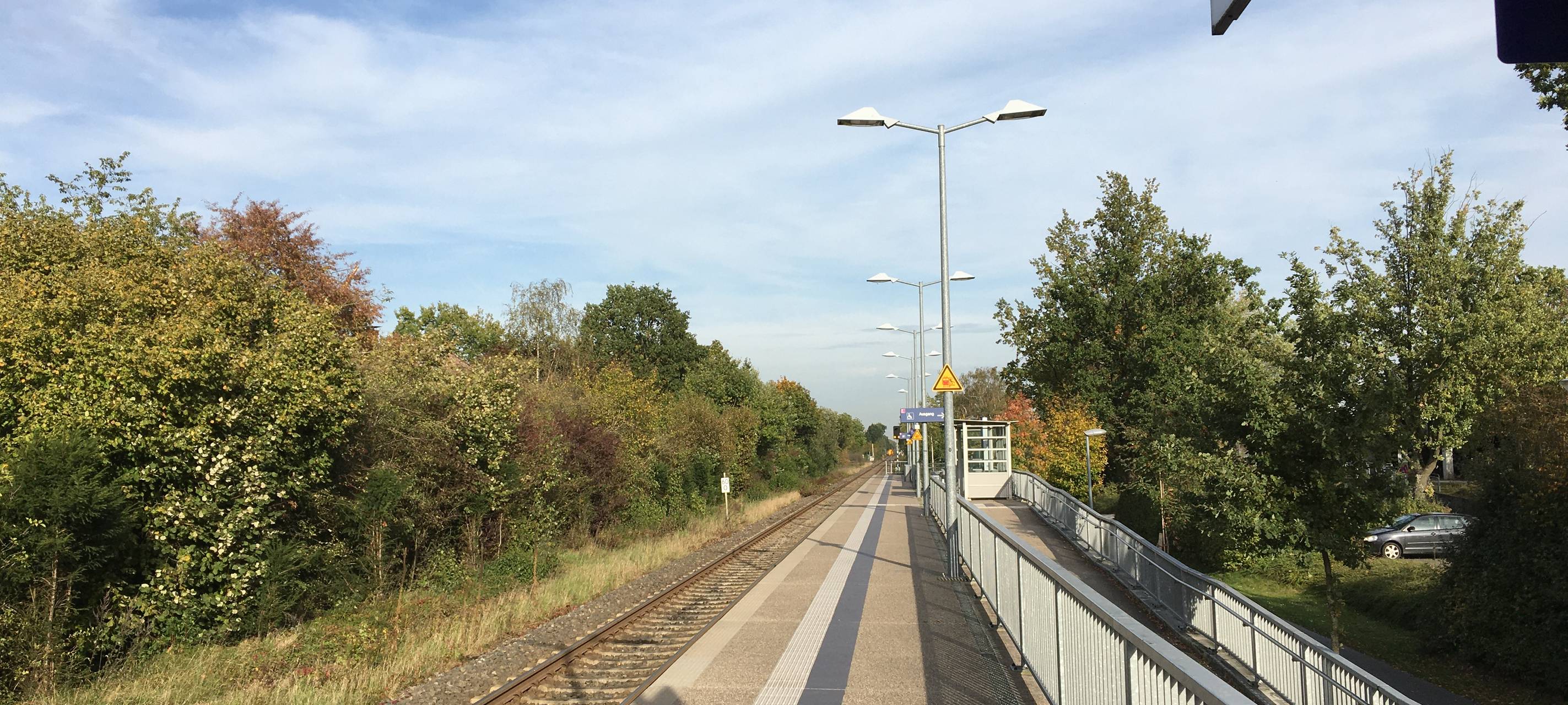 KREIS: Neue Anzeigen auf Bahnhöfen