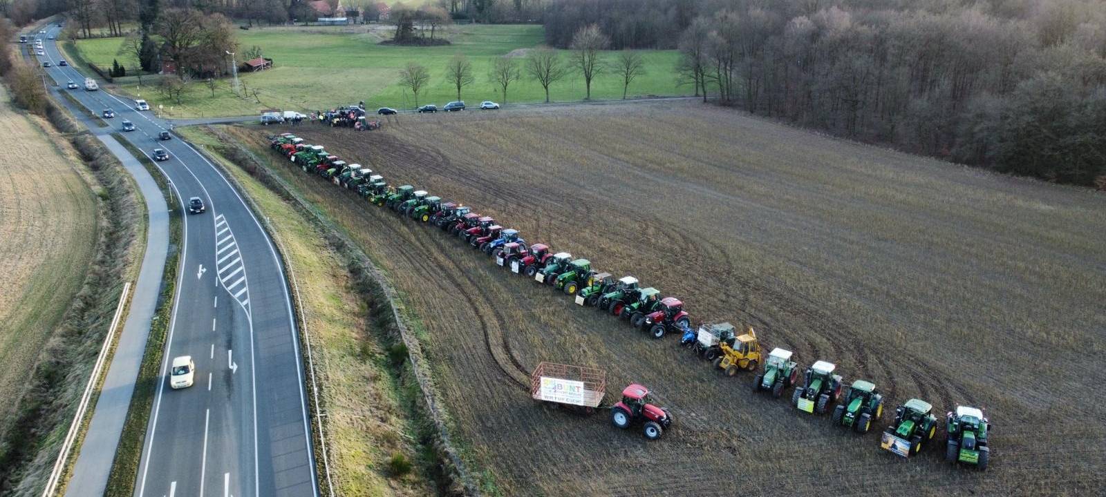 DÜLMEN: Trecker-Mahnwache