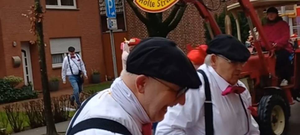 OTTMARSBOCHOLT: Friedlicher Umzug