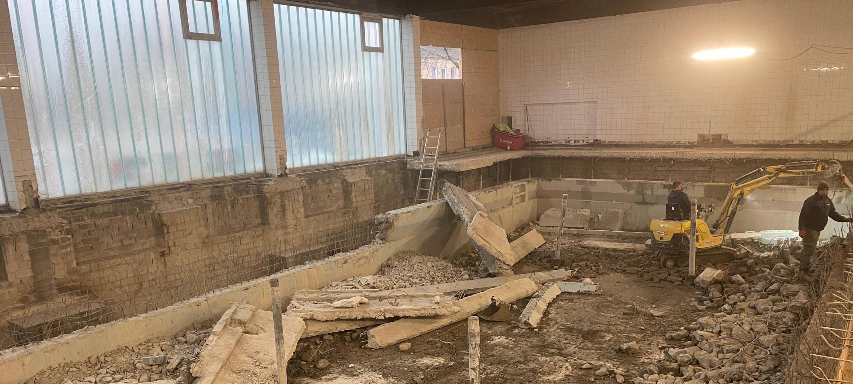 OLFEN: Arbeiten in der Geestturnhalle laufen