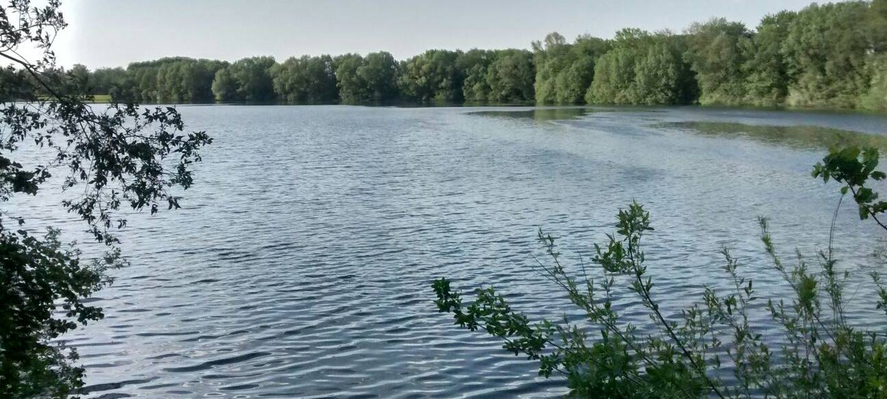 BULDERN: Rundweg am großen See gesperrt