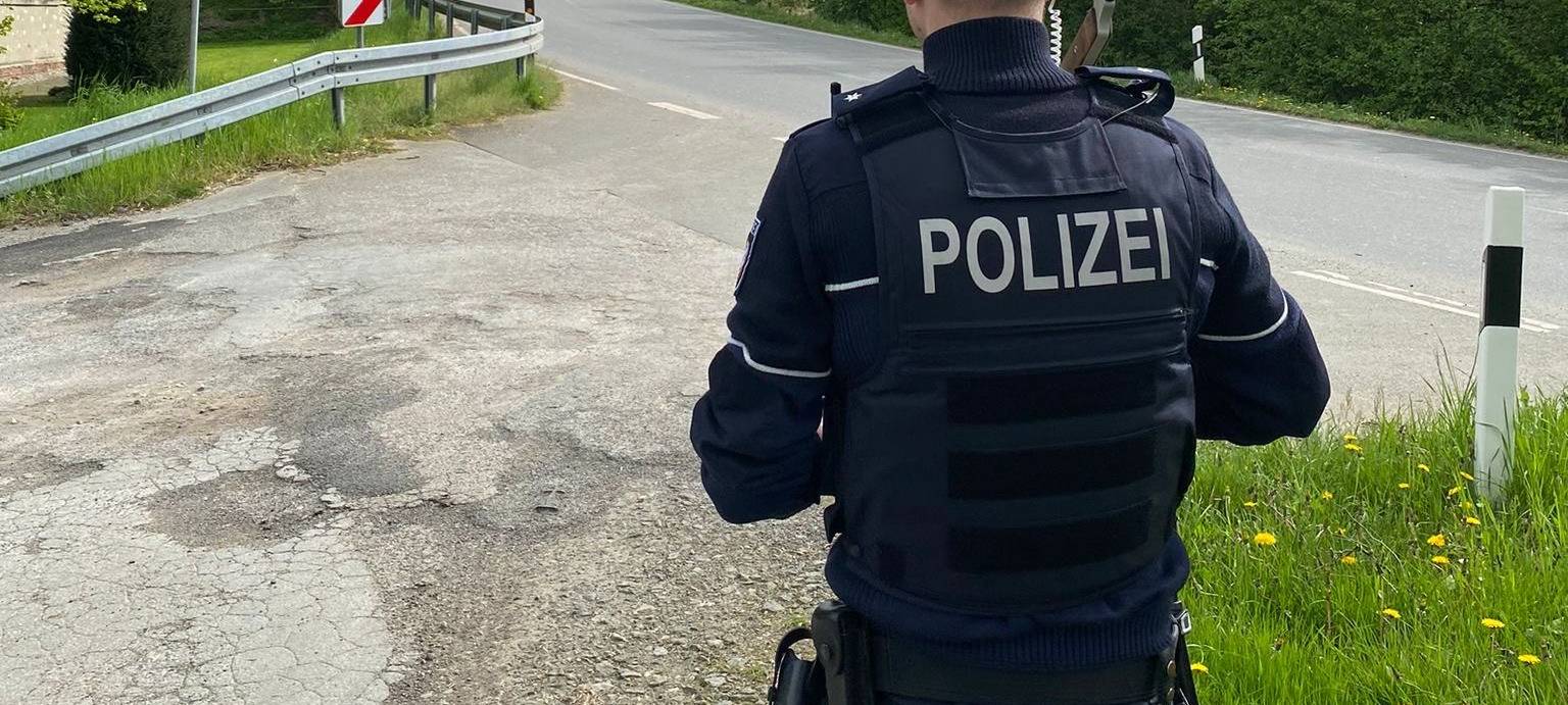 DARFELD: Motorradfahrer zu schnell