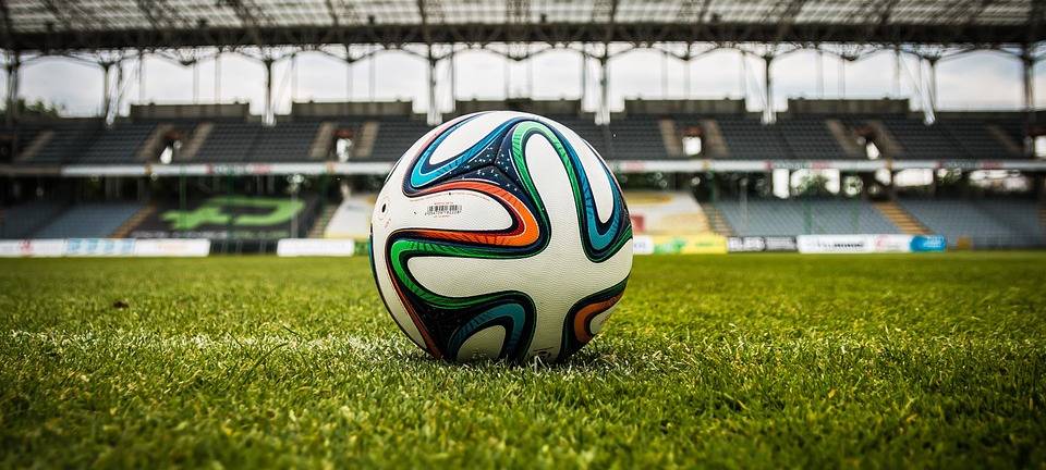Fußballfans freuen sich auf das Derby