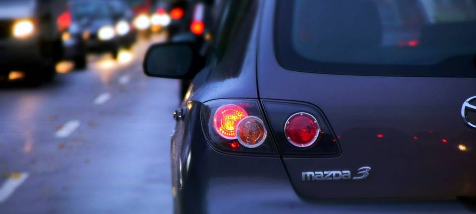 NOTTULN: Autokran mit Panne hat für Stau gesorgt