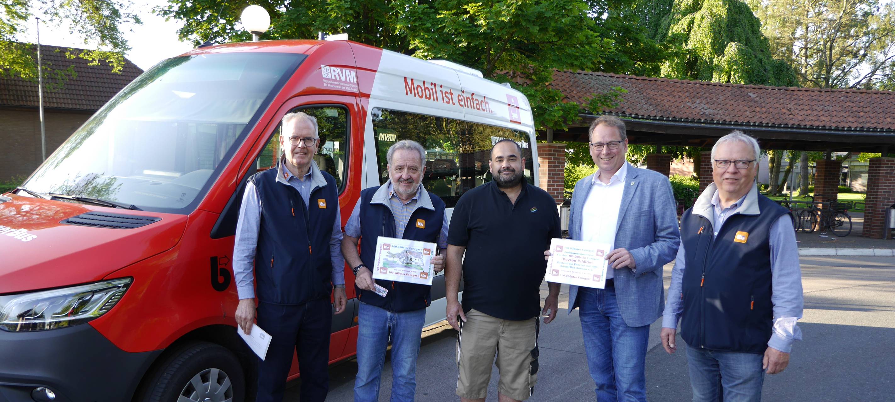SENDEN: Jubiläumsfahrgast des Bürgerbusses