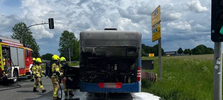 COESFELD: Brennender Schulbus gelöscht
