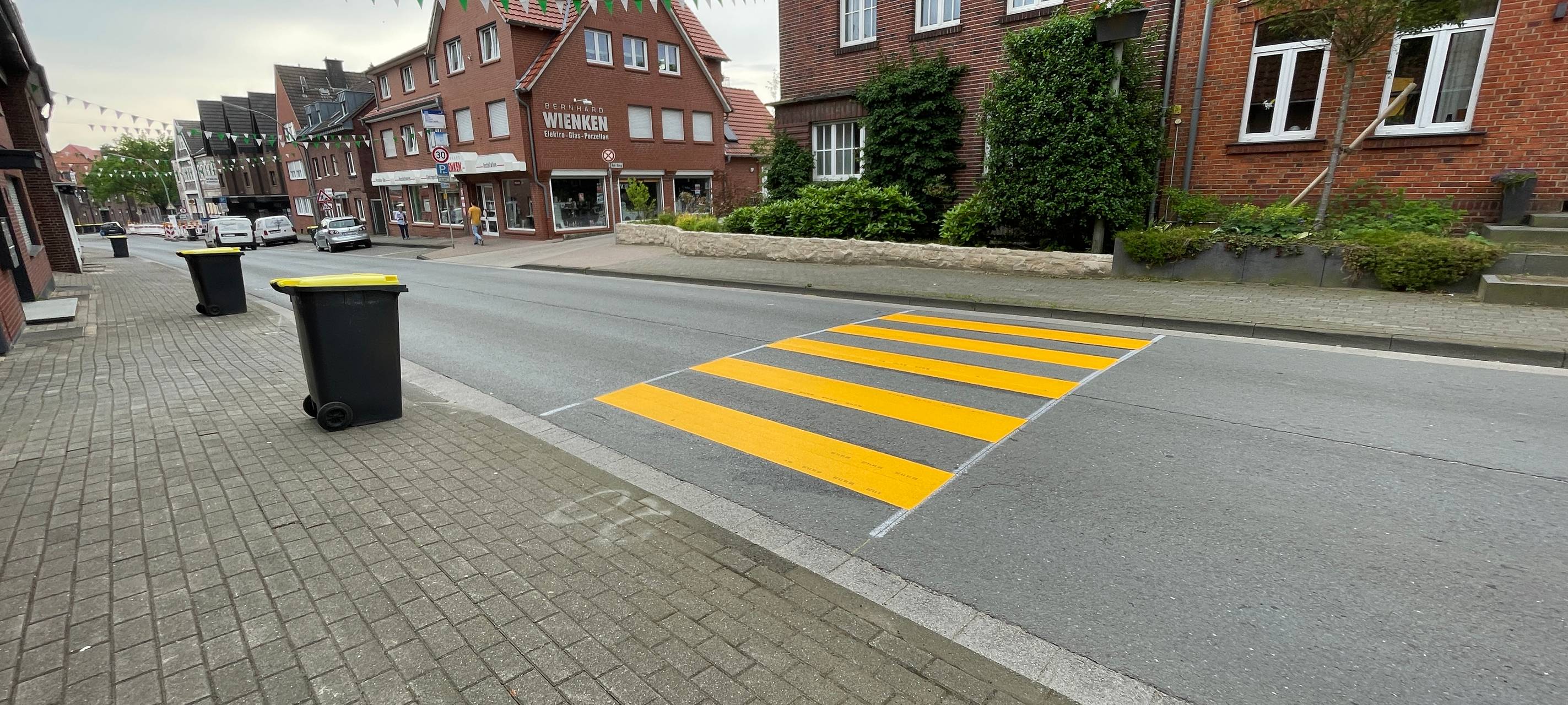 NORDKIRCHEN: Zebrastreifen aufgemalt