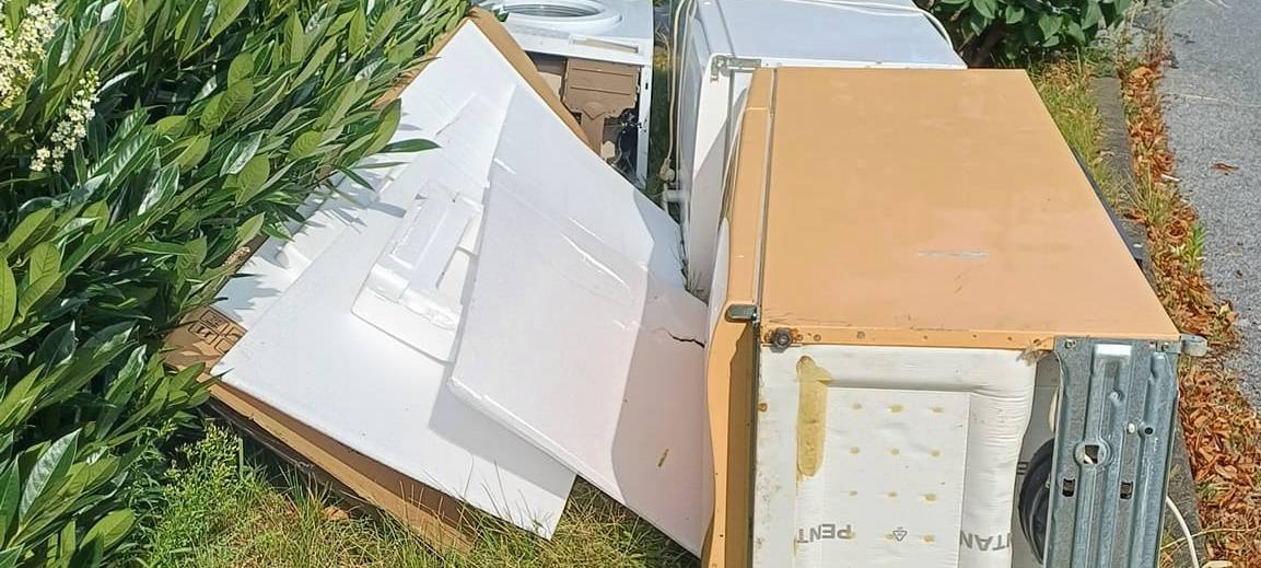 COESFELD: Müll an Glascontainern