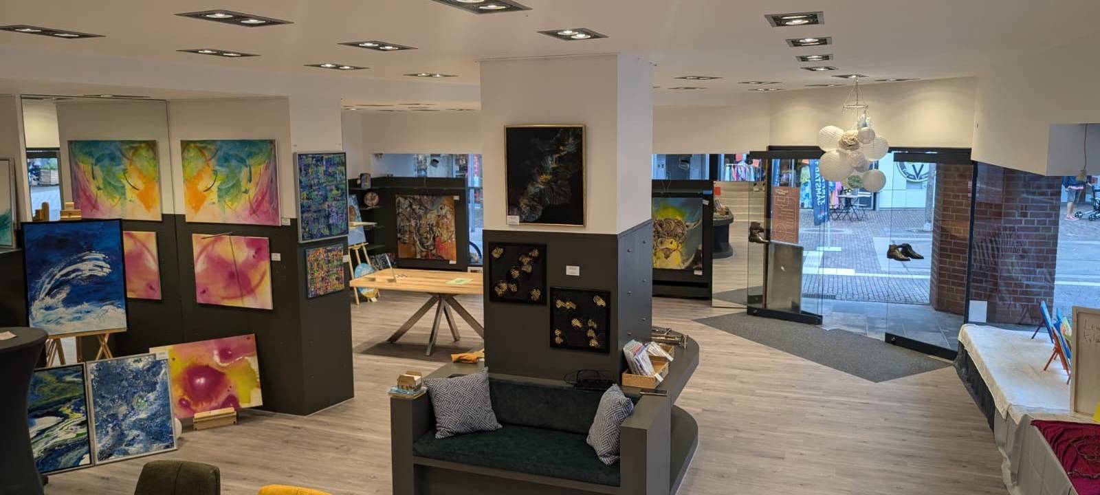 DÜLMEN: Kunst im Ladenlokal