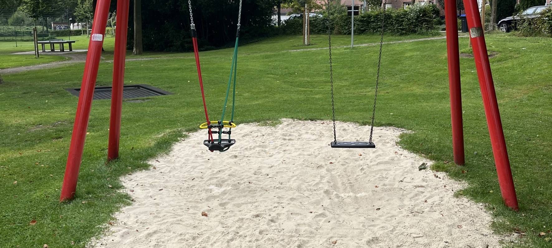 DÜLMEN: Extra Kleinkind-Schaukeln
