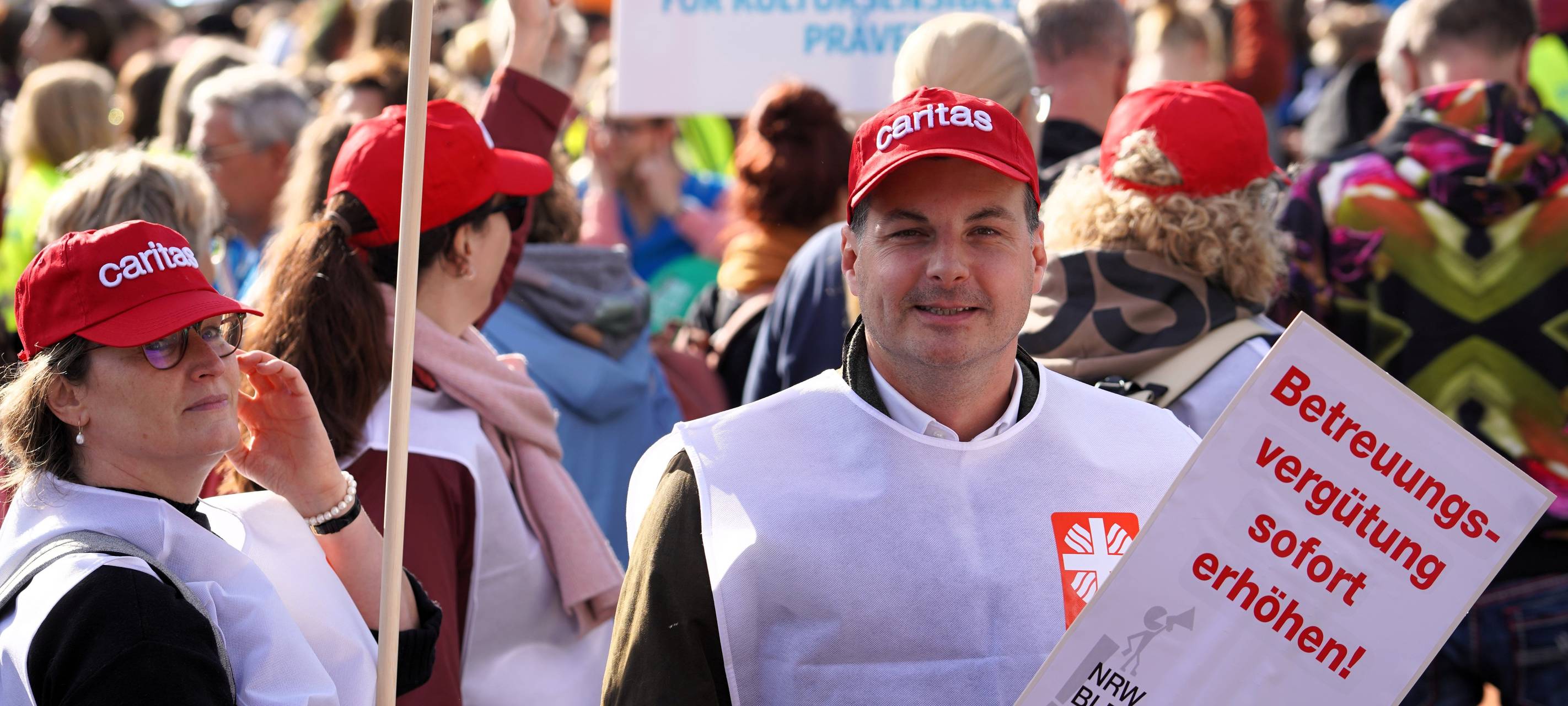 KREIS: Demo gegen Sparpläne
