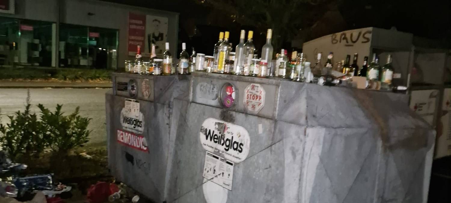 COESFELD: Volle Glascontainer