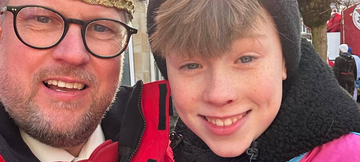 GESCHER: 9500 beim Straßenkarneval