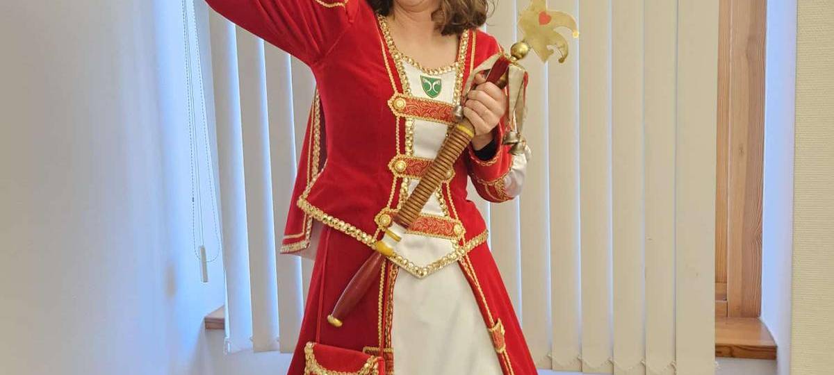 GESCHER: 9500 beim Straßenkarneval