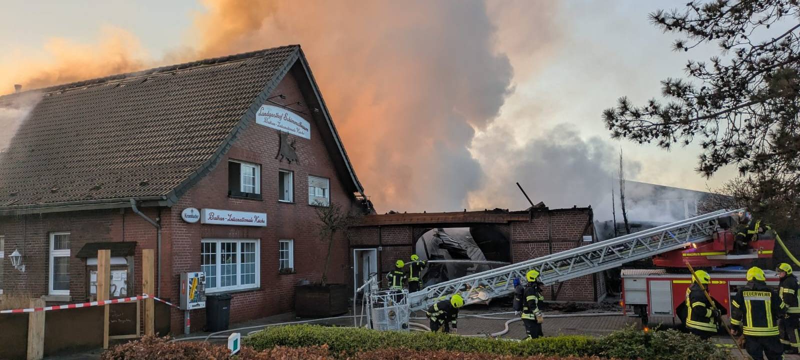 SENDEN: Brandexperten in Brandruine