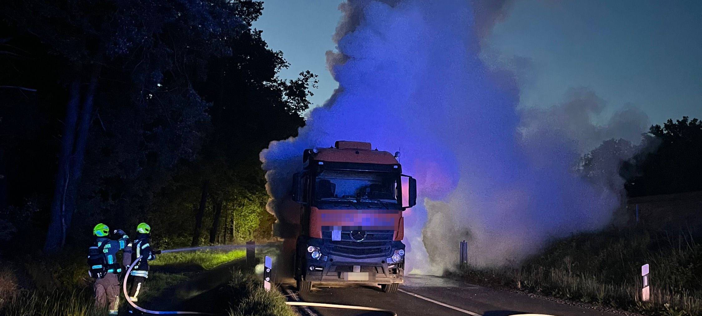 DÜLMEN: LKW-Brand