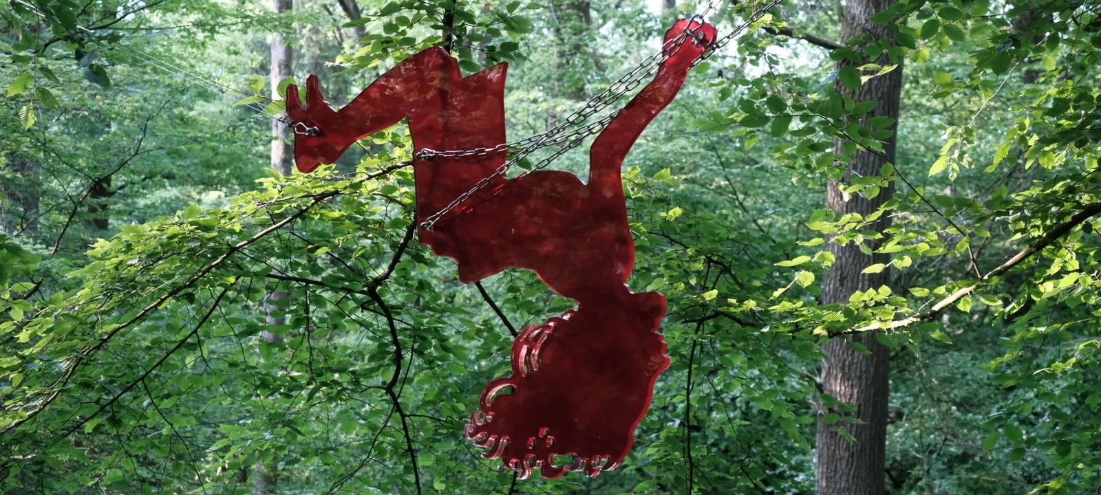 DÜLMEN: Kunst in Bombenkratern