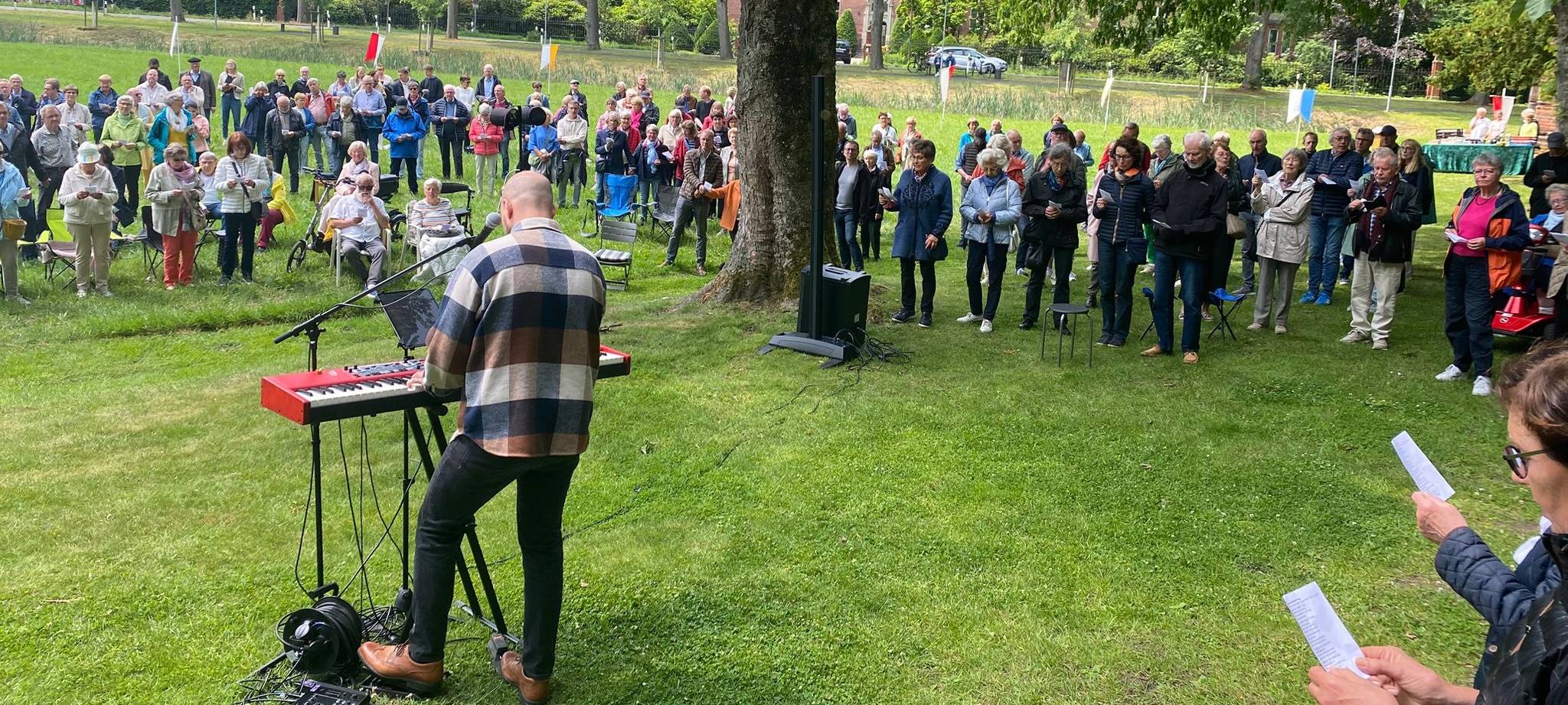 LÜDINGHAUSEN: Mehr Besucher bei Jubiläums-Open-Air-Gottesdienst