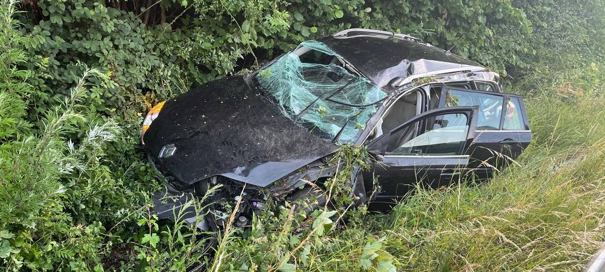 COESFELD: Auto überschlägt sich