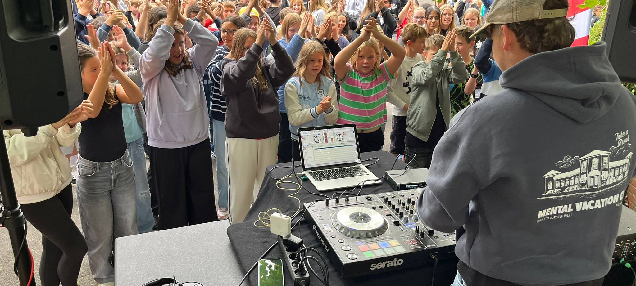 Zwei Schulen, zwei Festivals