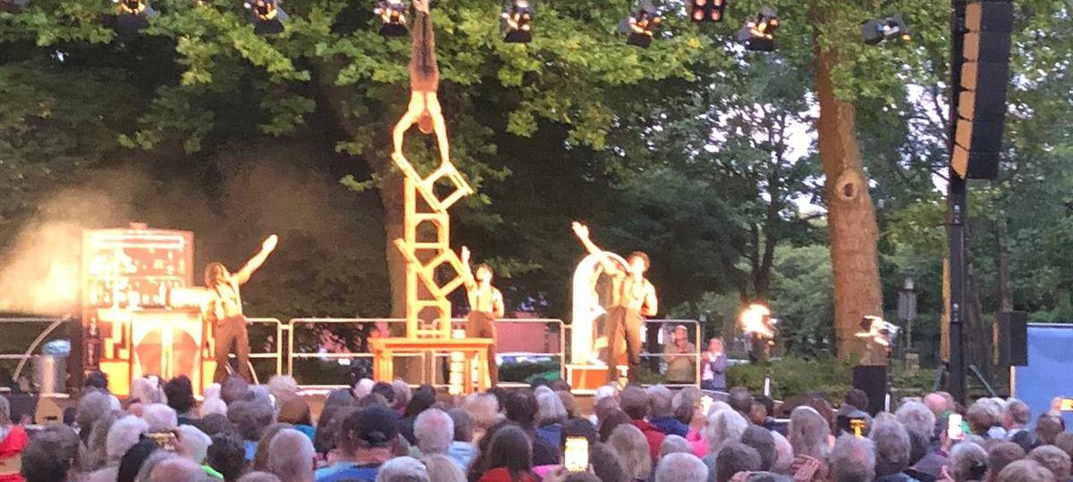 DÜLMEN: 1. Straßentheater mit vollem Erfolg