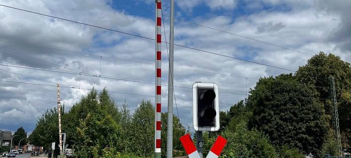 APPELHÜLSEN: Schranke kaputt