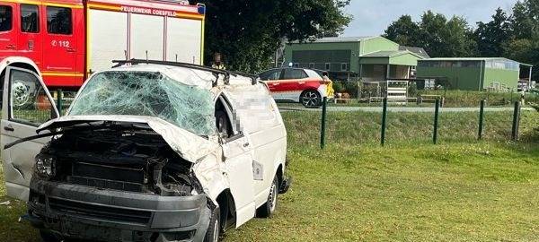 LETTER BRUCH: Auto überschlägt sich