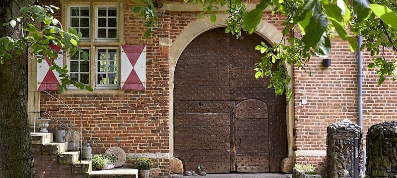 DÜLMEN: Rittergut Haus Visbeck nach Großbrand fast vollständig wiederhergestellt