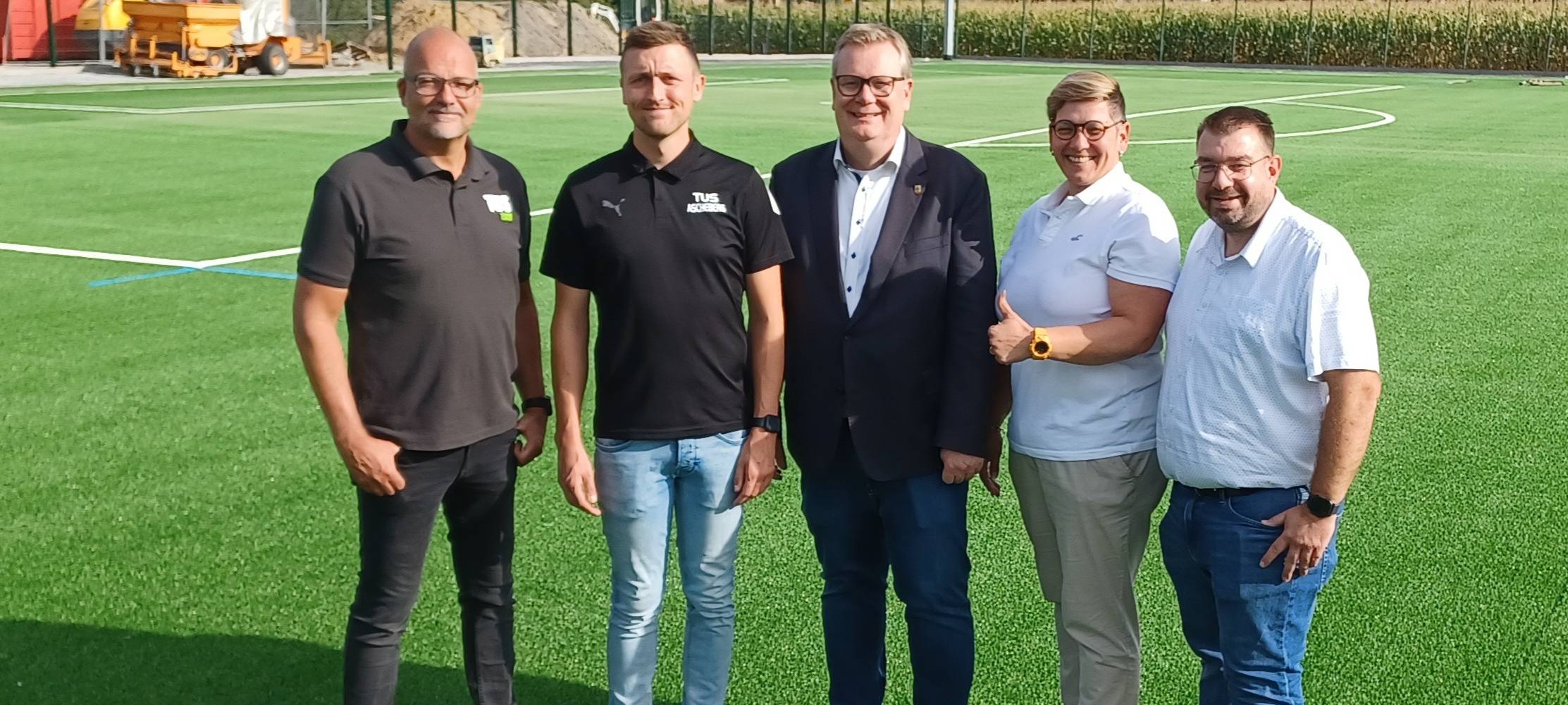 ASCHEBERG: Kunstrasenplatz fast fertig