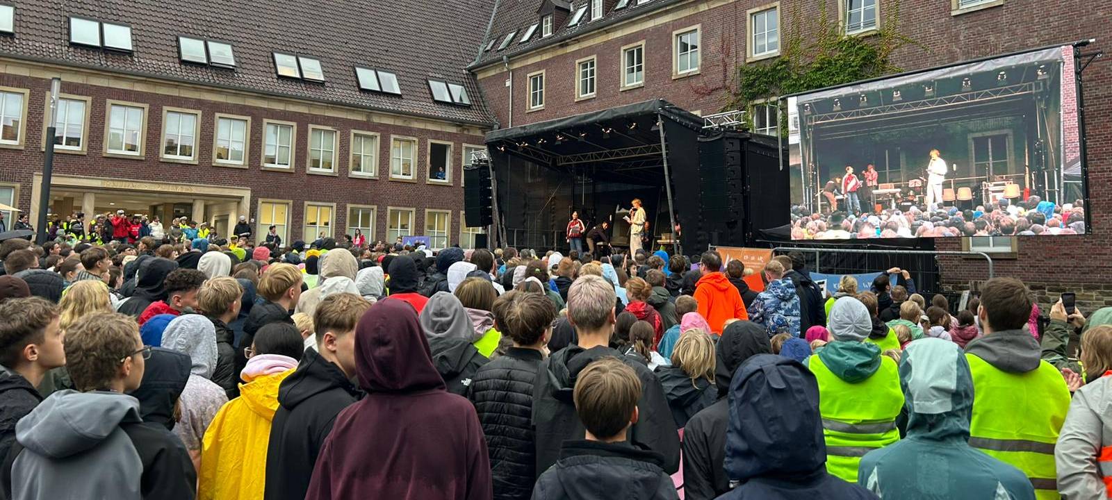DÜLMEN: Demokratie-Sternmarsch