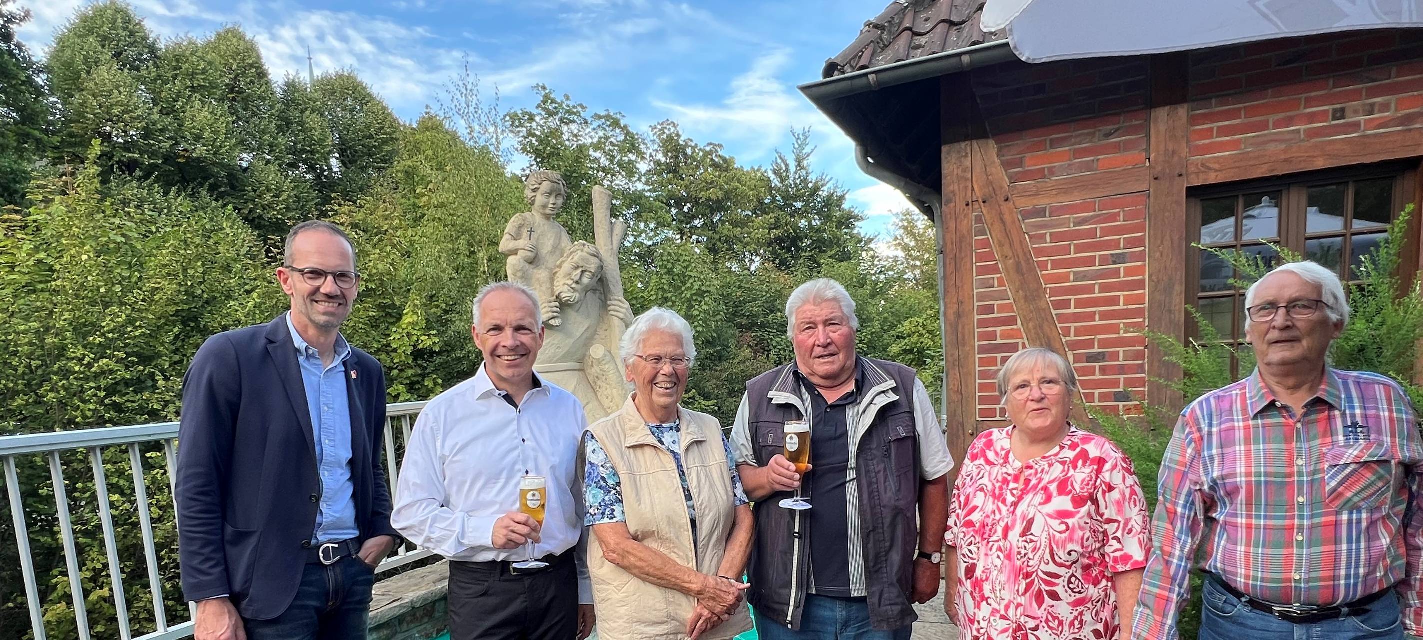 LÜDINGHAUSEN: Christopherus-Brunne sprudelt