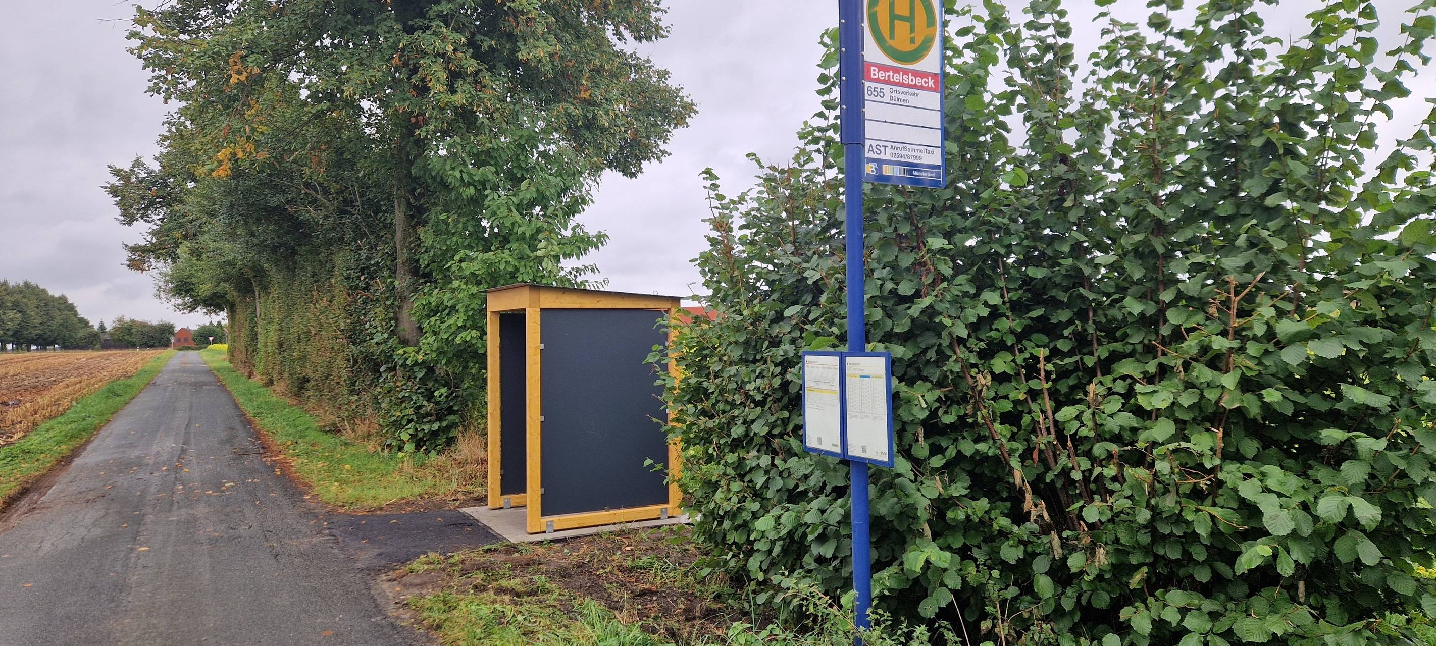 DÜLMEN: Mobile Wartehäuschen