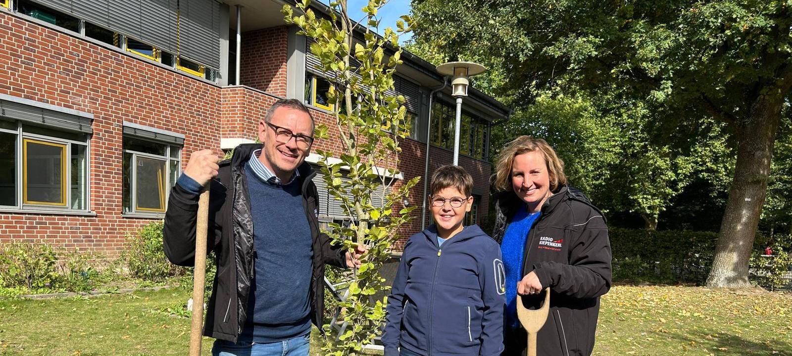 Baumpflanzaktion: Der Radio Kiepenkerl Baum - in Senden